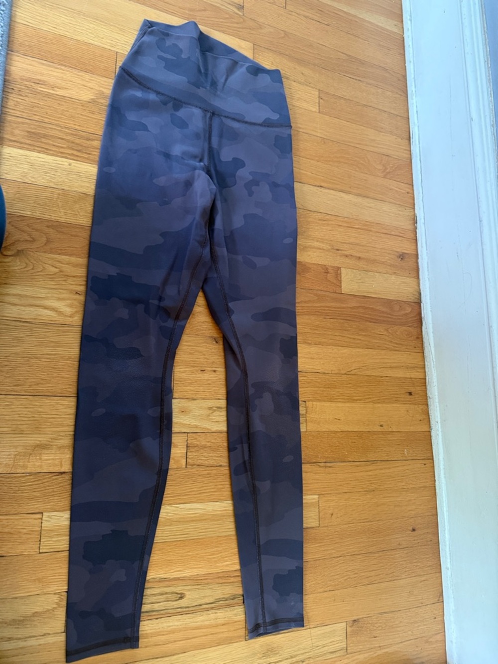 ALO Yoga Black Camo High-Rise Leggings